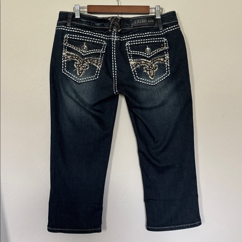 LA IDOL Dark Wash Embellished Capri Jeans- Thick White Contrast Stitch. Size 15 - Picture 6 of 10